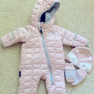 Northface Infant Thermoball Snow Suit Bundle Size 0-3 Months